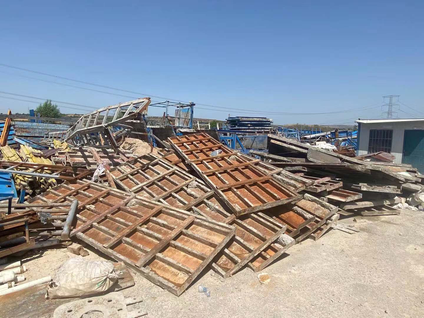 橋梁模板–中鐵二十局集團(tuán)有限公司 